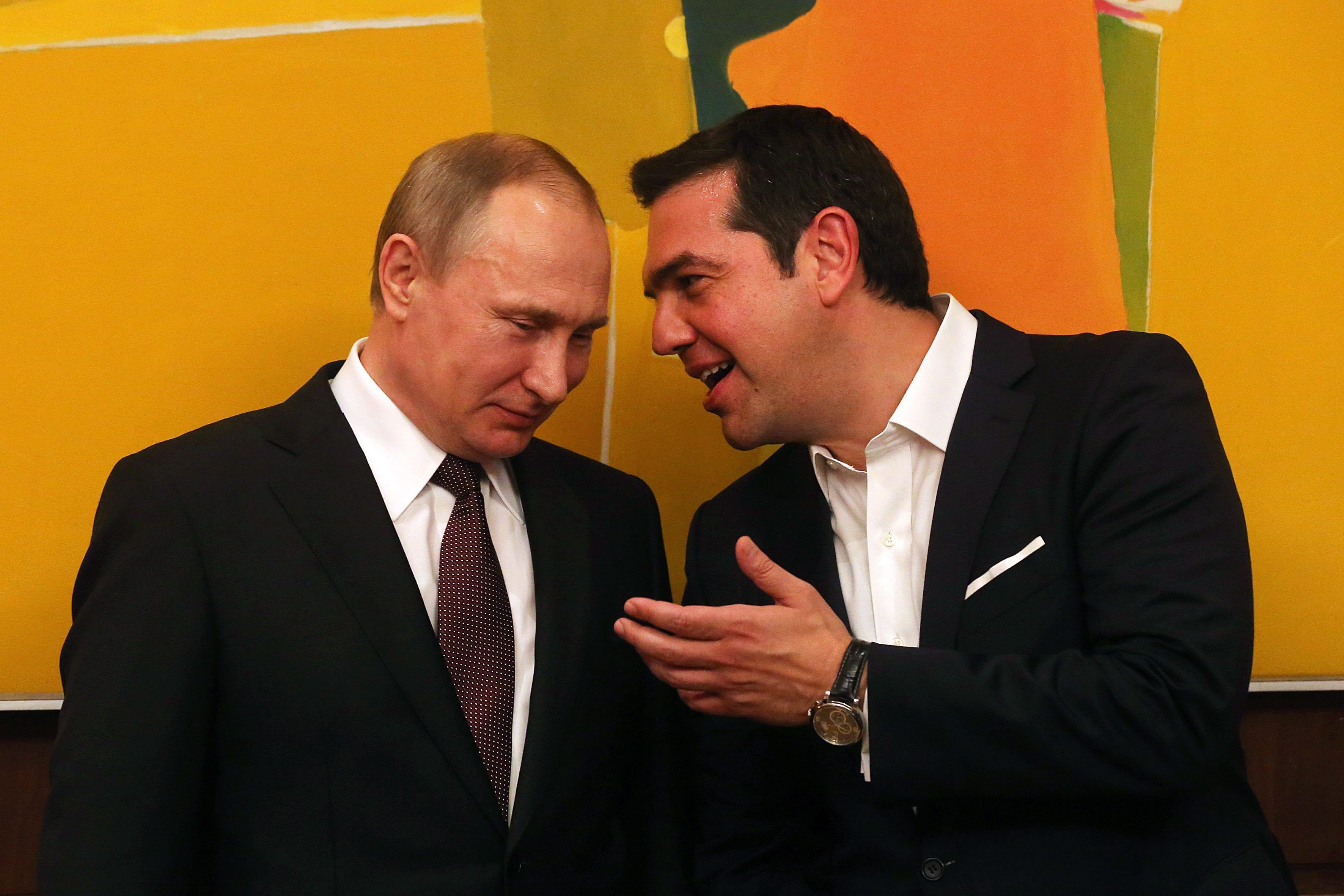Wladimir Putin (l.) im Gespräch mit Alexis Tsipras.