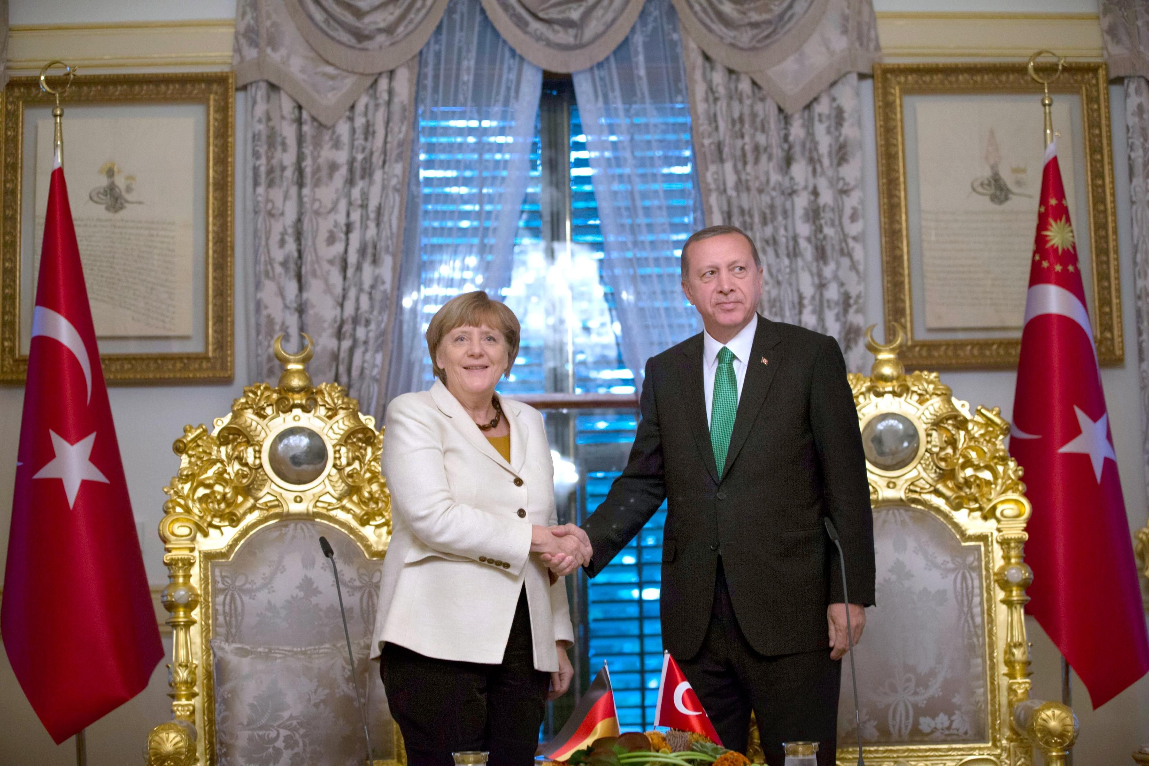 Der türkische Präsident Recep Tayyip Erdogan und Bundeskanzlerin Angela Merkel bei einem Treffen in Istanbul im letzten Jahr.