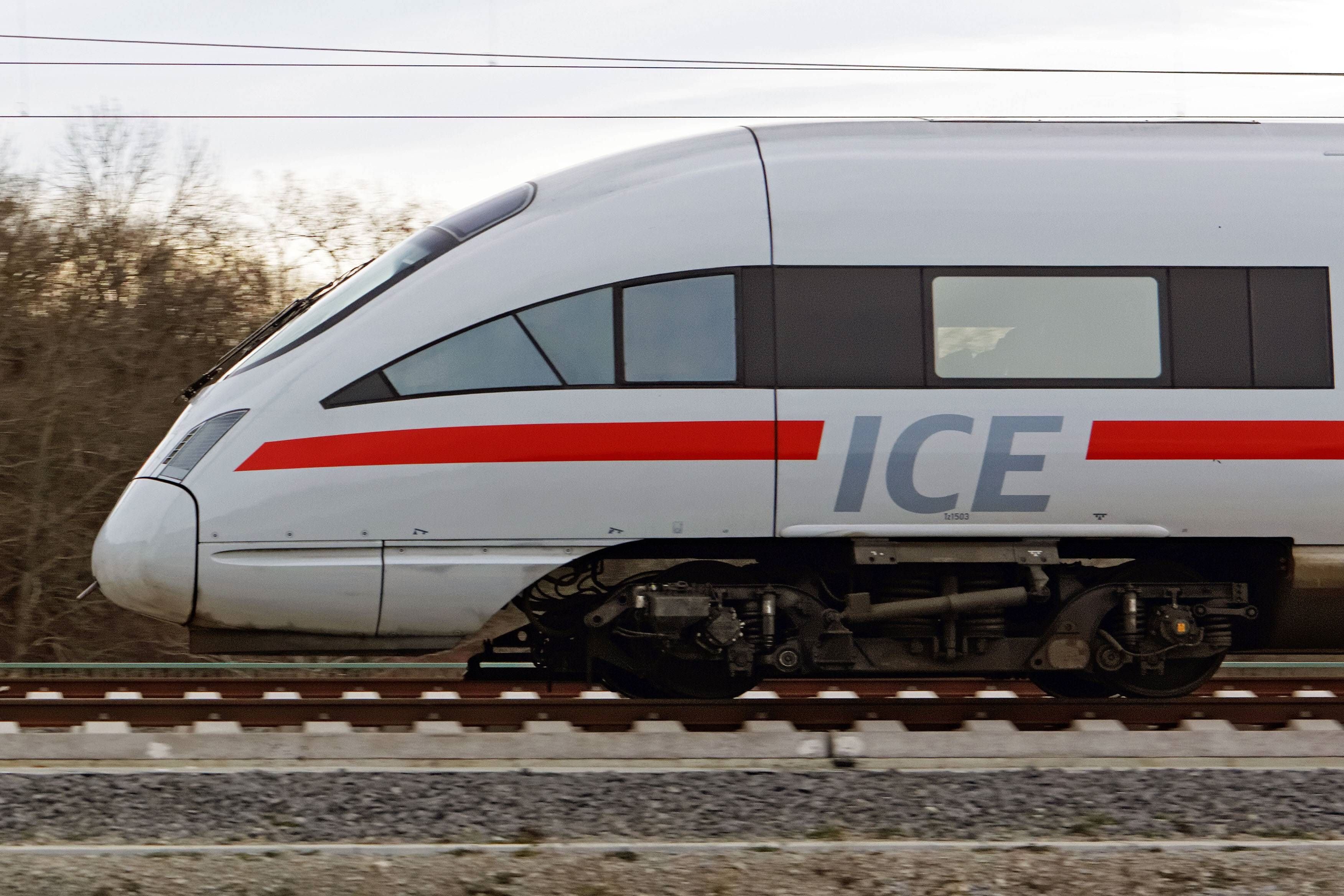 Ein ICE der Deutschen Bahn