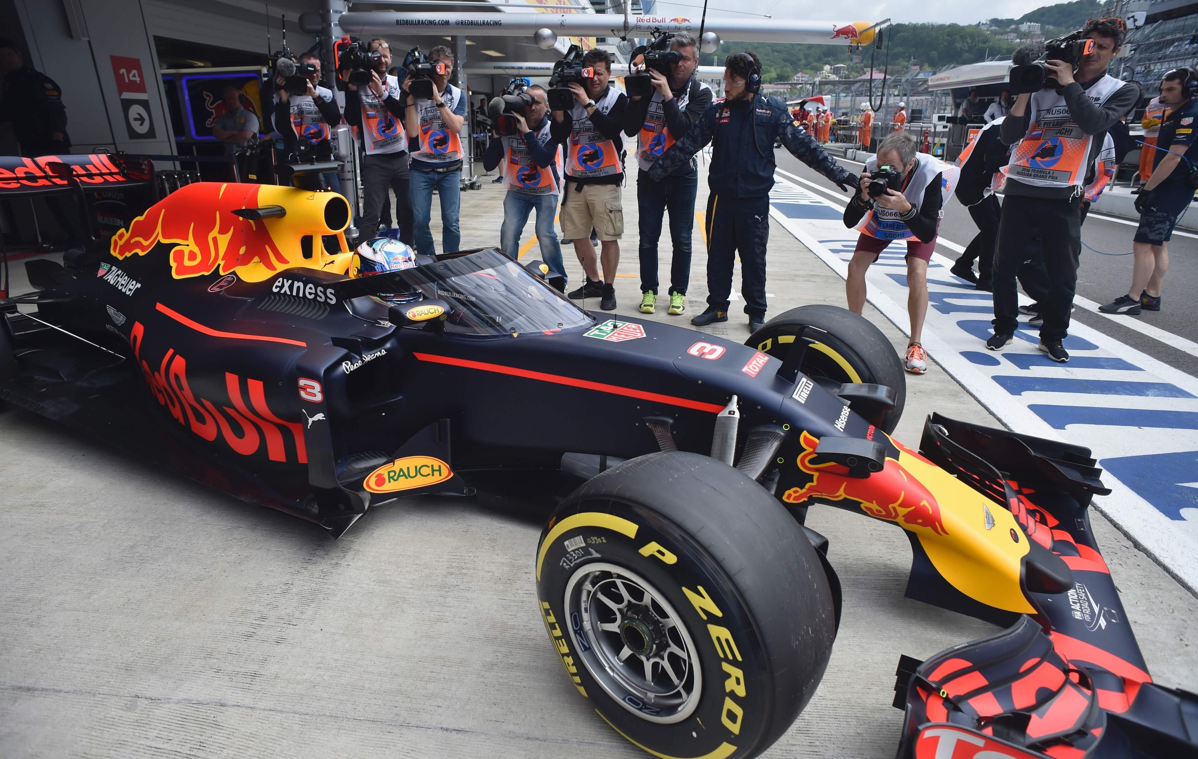 Red Bull testet den Cockpitschutz „Aeroscreen“.