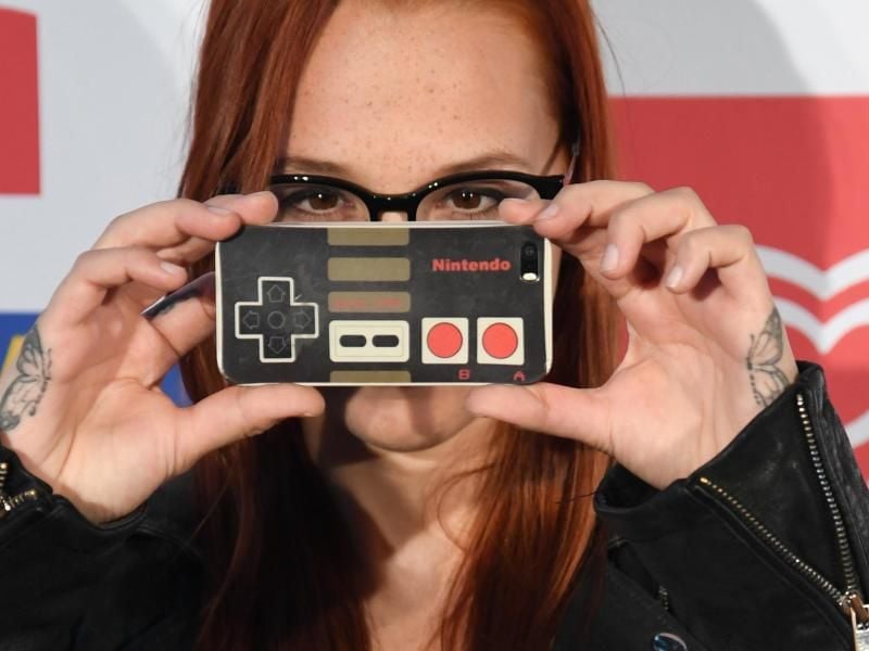 Sängerin Stefanie Heinzmann kann sich über den Radio Regenbogen Award „Song des Jahres 2015“ freuen. Foto: Uli Deck