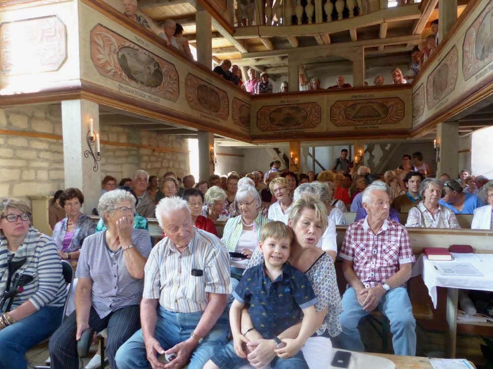 Voll besetzt war die Kirche in Dorndorf während der Veranstaltung mit Gunther Emmerlich.