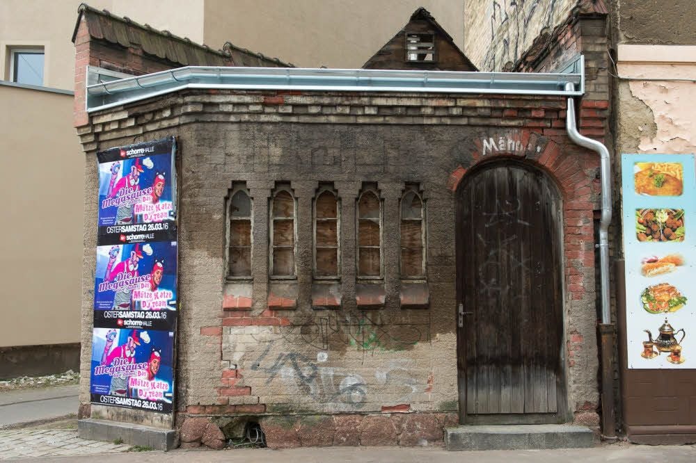 1902 wurde diese Bedürfnisanstalt nach Plänen von Stadtbauinspektor Carl Rehorst gebaut. Was macht die Stadt bloß mit diesem Denkmal?