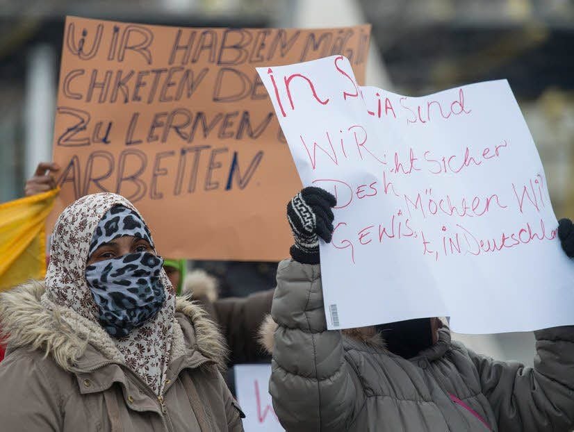 Frauen und Kinder bildeten die Spitze des Demonstrationszuges.
