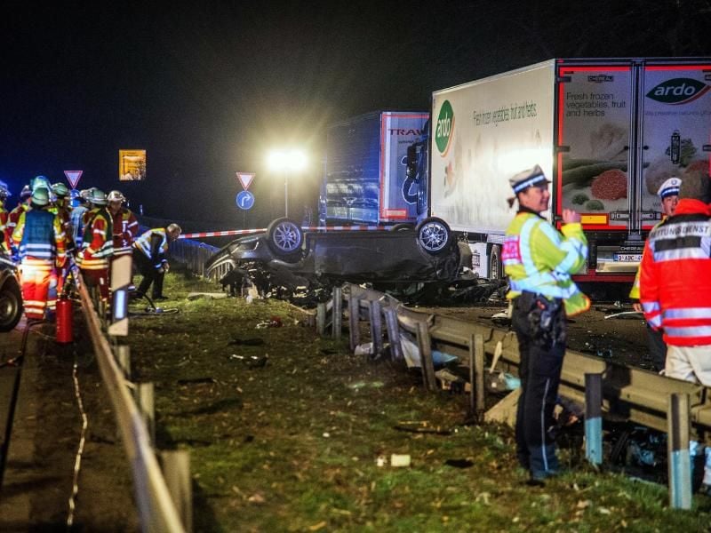 Der Wagen überschlug sich.