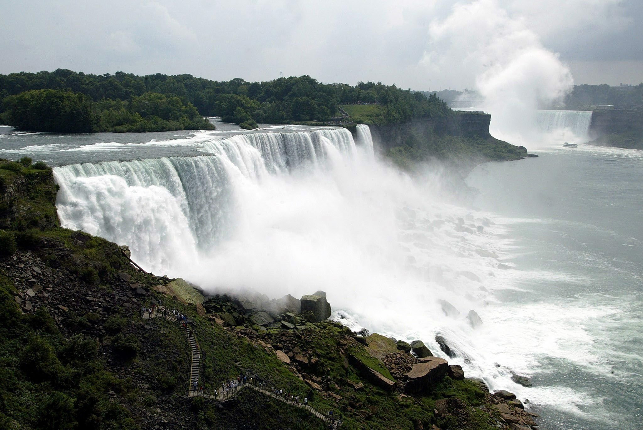 Die Niagara-Fälle an der amerikanisch-kanadischen Grenze