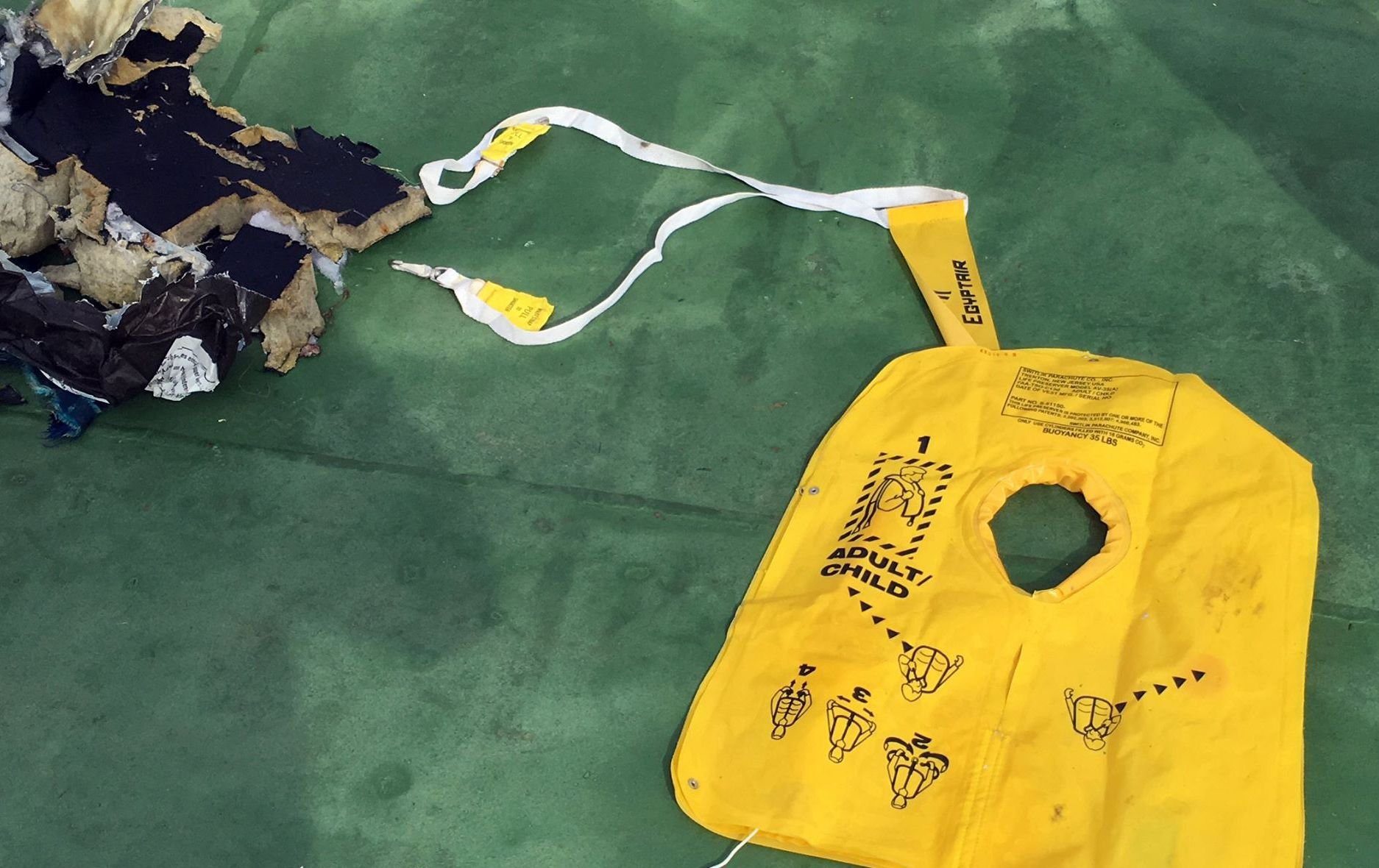 Erste Wrackteile sind schon gefunden worden - die Suche nach dem Wrack des EgyptAir-Flug MS804 ist noch nicht abgeschlossen.
