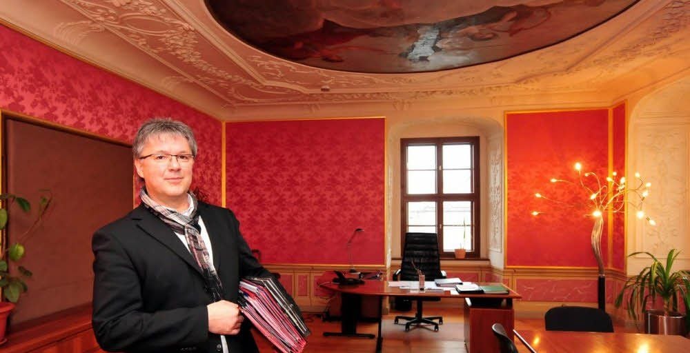 Oberbürgermeister Robby Risch in seinem Büro im Fürstenhaus.