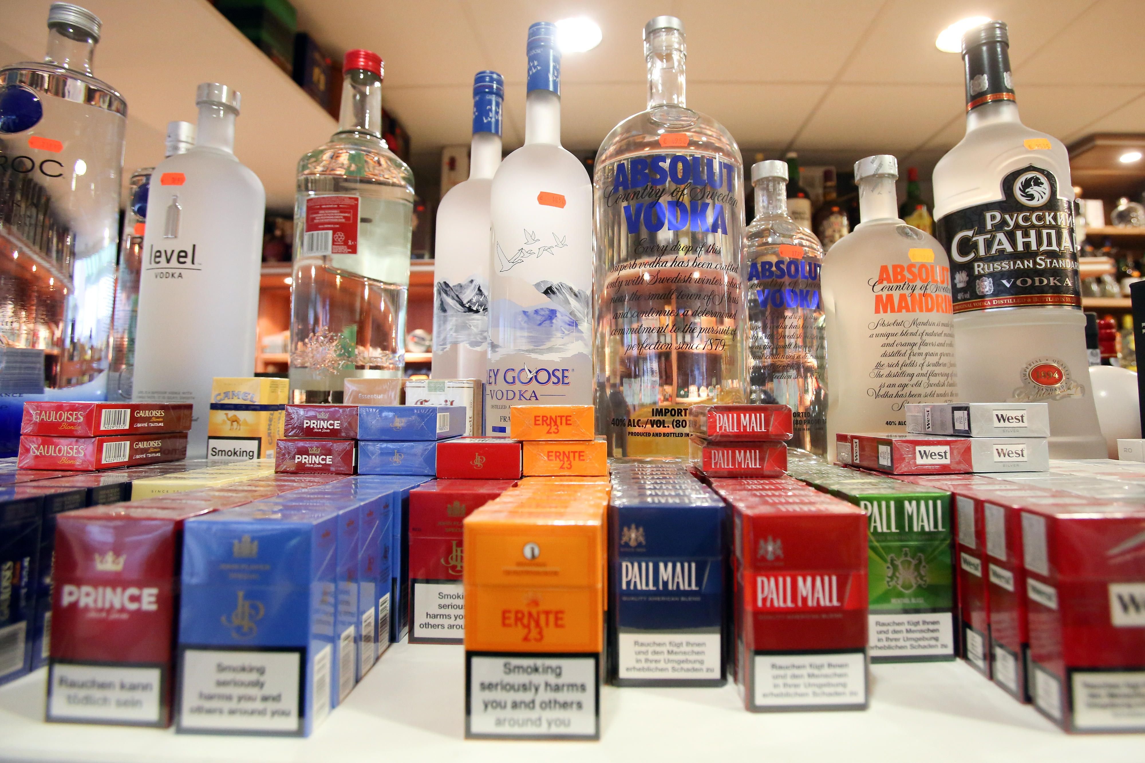 Deutsche Urlauber zahlen für Alkohol, Tabak, Lebensmittel, Restaurantbesuche oder Theaterkarten in einigen Ländern deutlich mehr als in ihrer Heimat. In der Schweiz sind die Preise im Schnitt um gut die Hälfte höher als in Deutschland.