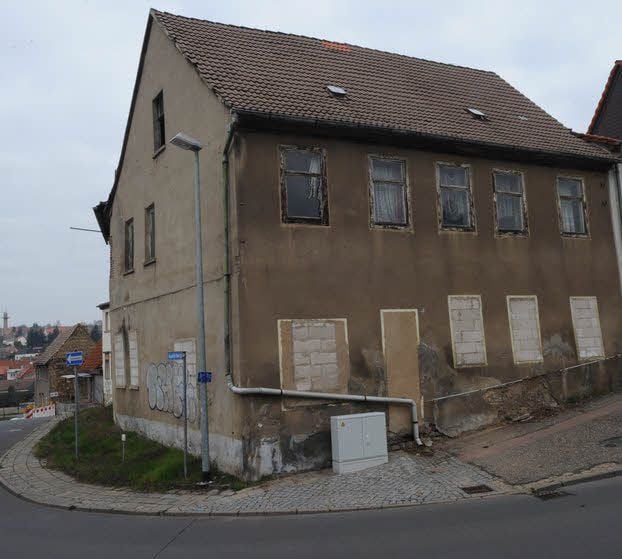 Das Haus Hohe Straße 33 hat die Stadt Hettstedt gekauft. 2017 ist der Abriss geplant.