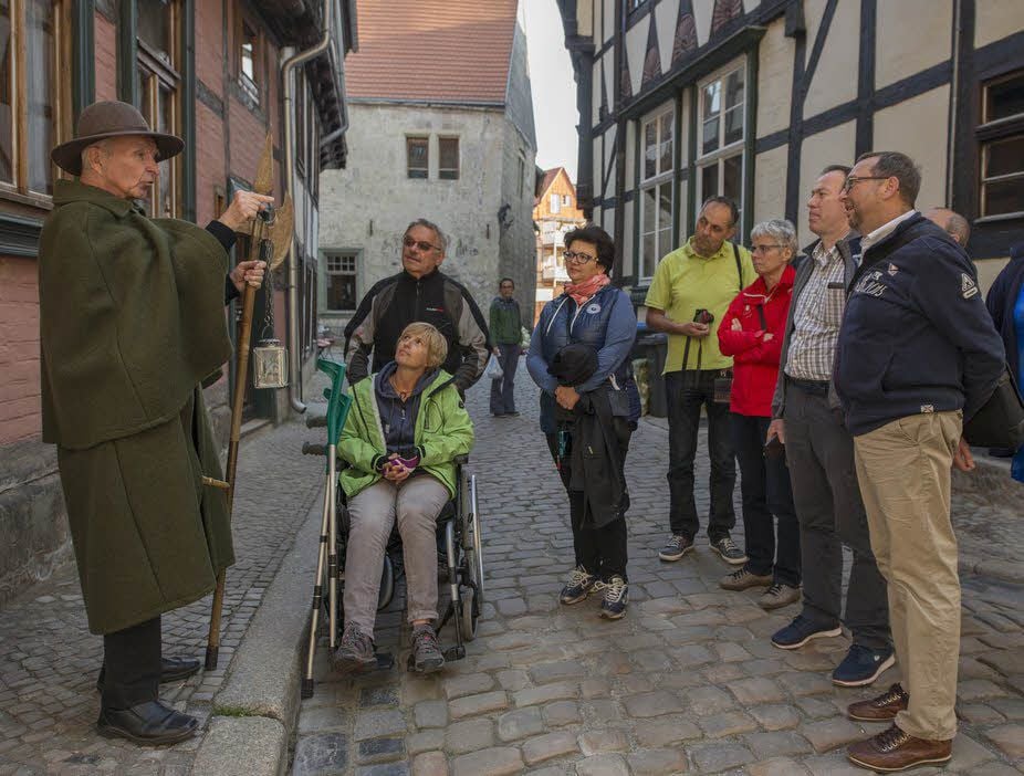 Hier ist er zuhause: Rüdiger Mertsch in den Straßen von Quedlinburg.