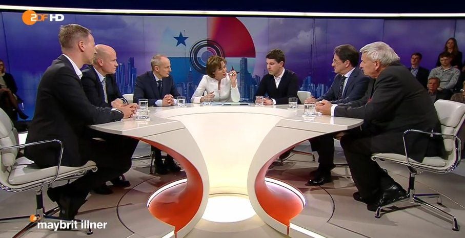 Bei Maybrit Illner (m.) diskutierten am Donnerstagabend (v.l.n.r): Sebastian Fiedler, Ralph Brinkhaus, Wolfgang Krach, Fabio de Masi, Thomas Wenzler und Wolfgang Gerke.