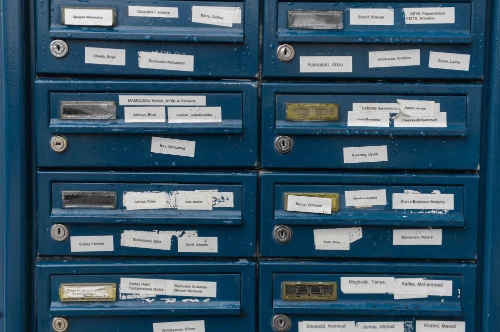 Auch das ist Vockerode: Briefkästen vor einem der von Flüchtlingen bewohnten Häuser