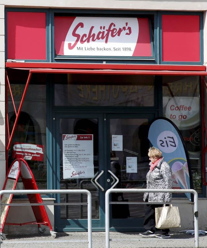 Gegenüber: Platzhirsch Schäfer.