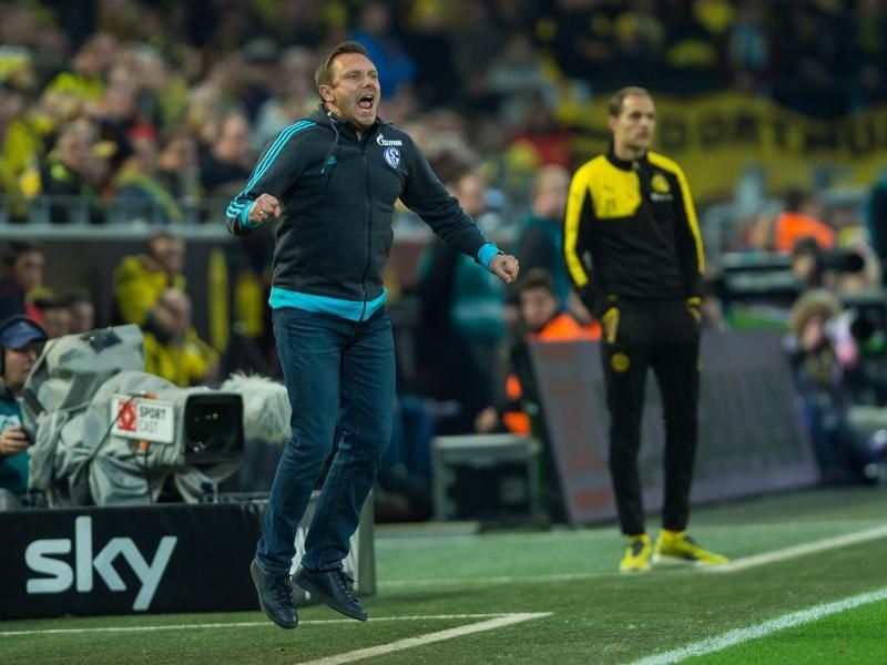 André Breitenreiters Schalke steht gegen Dortmund unter Druck.