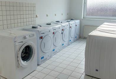 Bei einem Rundgang mit Landrat Jürgen Dannenberg konnten sich die Fraktionschefs des Kreistages gestern einen Eindruck von der Unterbringung der Asylbewerber in der Gemeinschaftsunterkunft verschaffen.