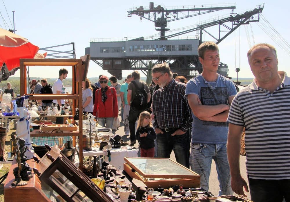 Rund 200 Händler haben in Ferropolis an beiden Wochenendtagen ihre Stände aufgebaut.