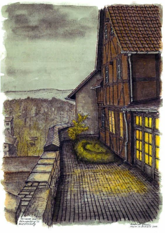 Kleines Häuschen mit Terrasse.