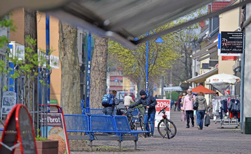 Die Mühlstraße in Bitterfeld - so richtig einladend bunt ist anders...