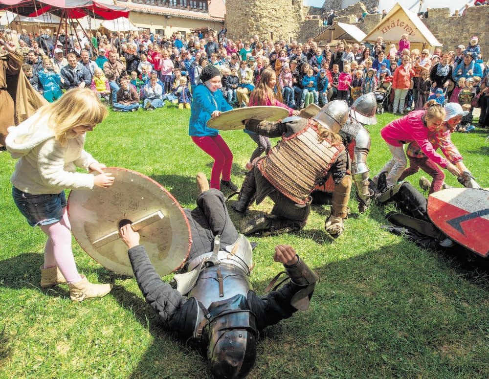 Die Burg Falkenstein liegt am Wochenende wieder in den Händen kleiner und großer Ritter.