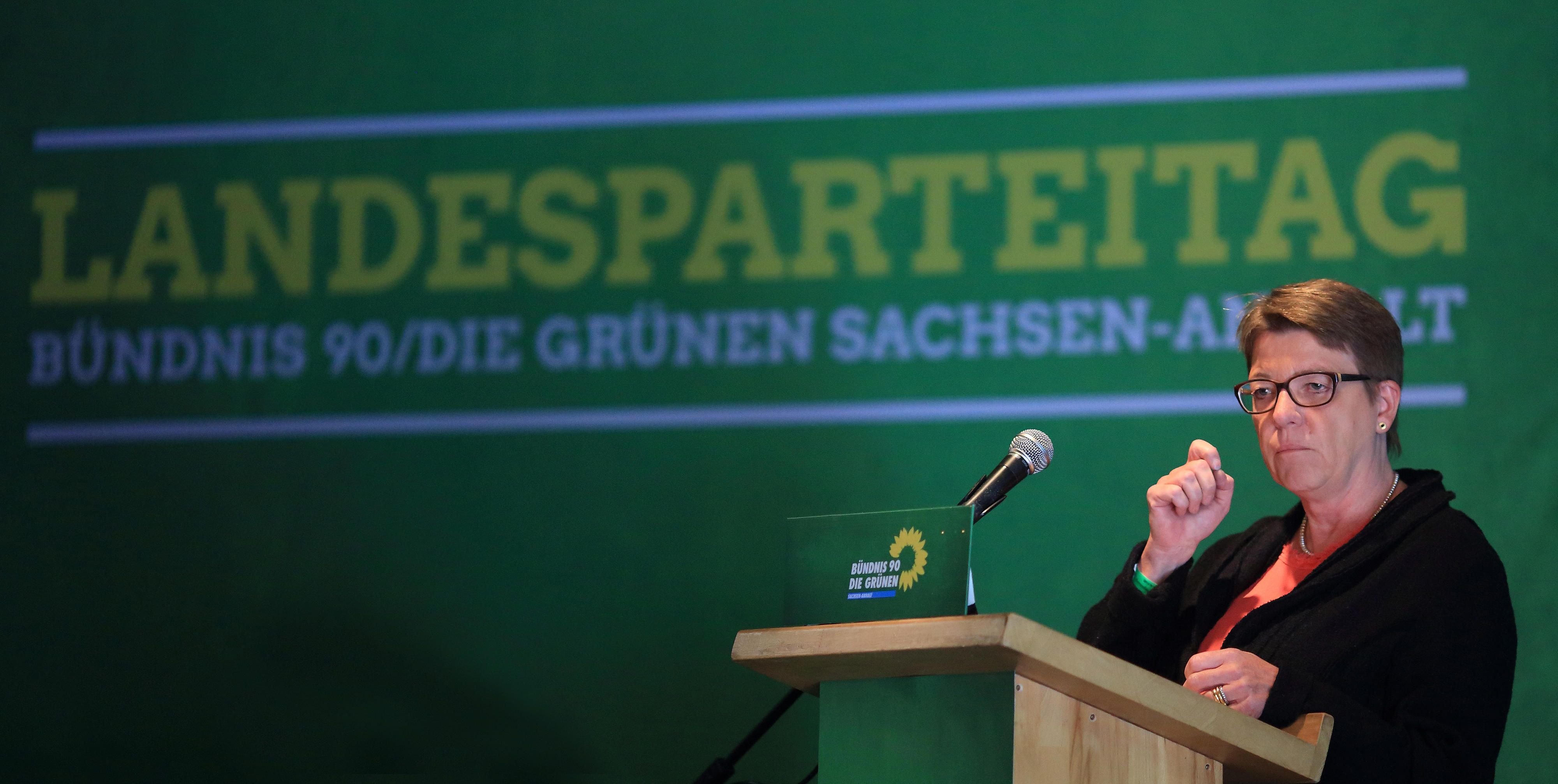 Claudia Dalbert (Bündnis 90/Die Grünen), Ministerin für Umwelt, Landwirtschaft und Energie in Sachsen-Anhalt, spricht während des Landesparteitages in Magdeburg