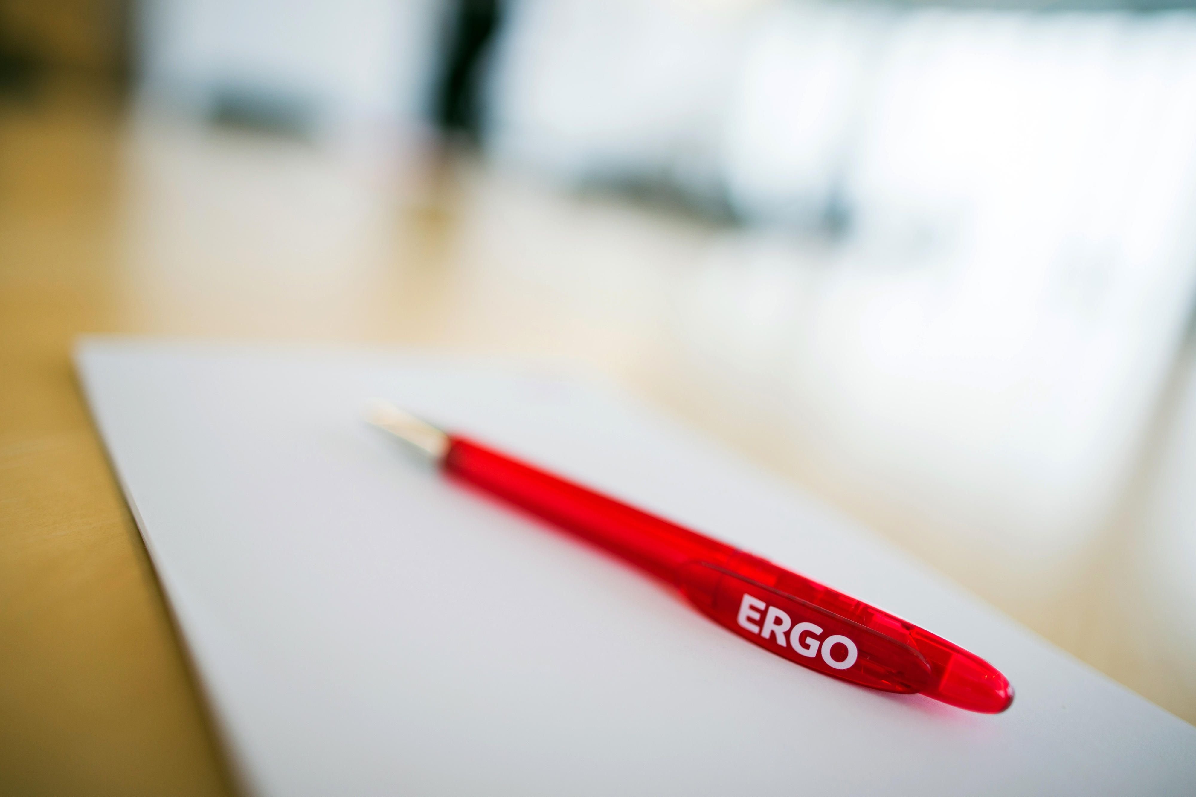 Ergo setzt den Rotstift an. Besonders den Vertrieb wird der Stellenabbau treffen.