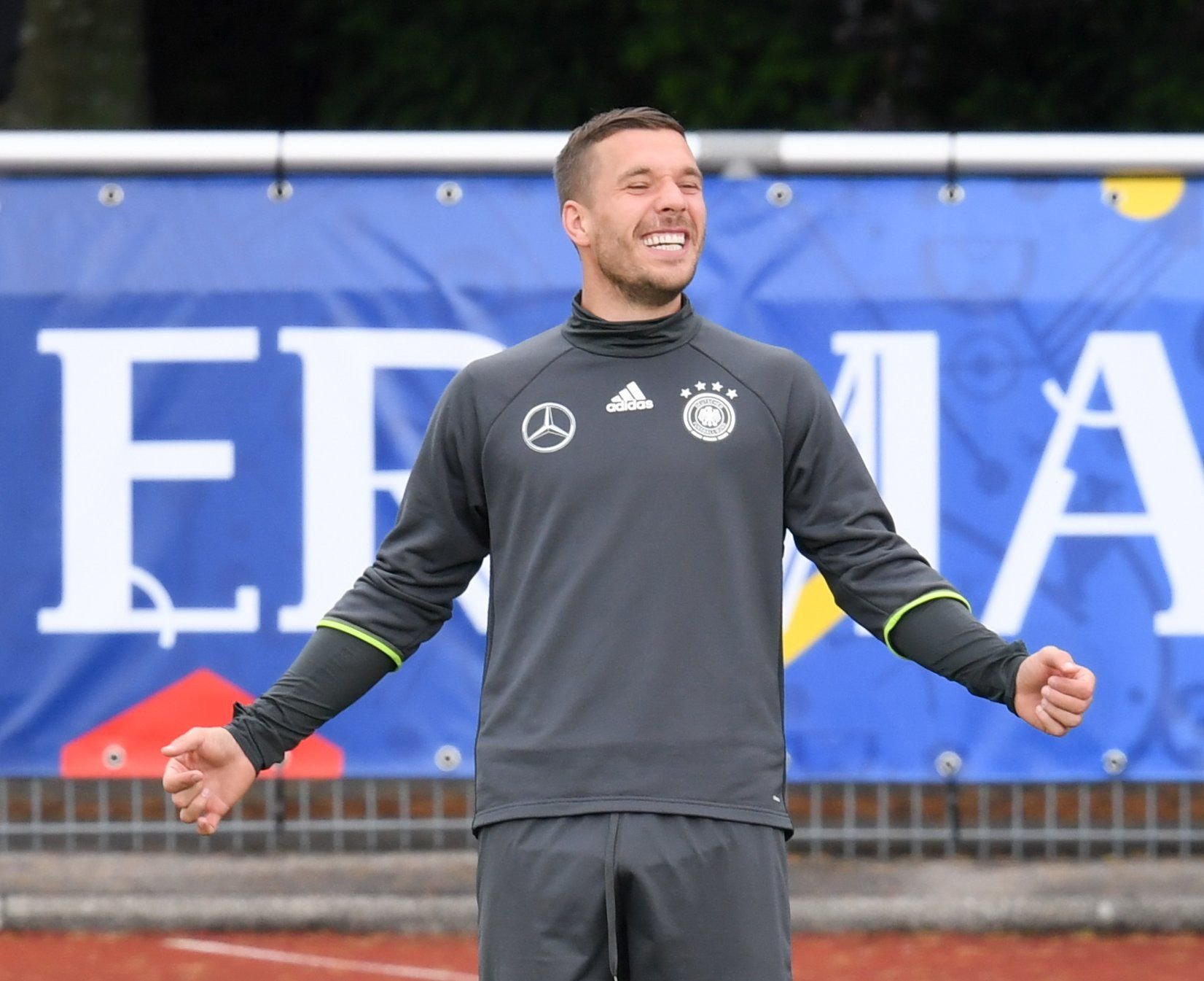 Lukas Podolski ist ein bekennender Basketball-Fan.