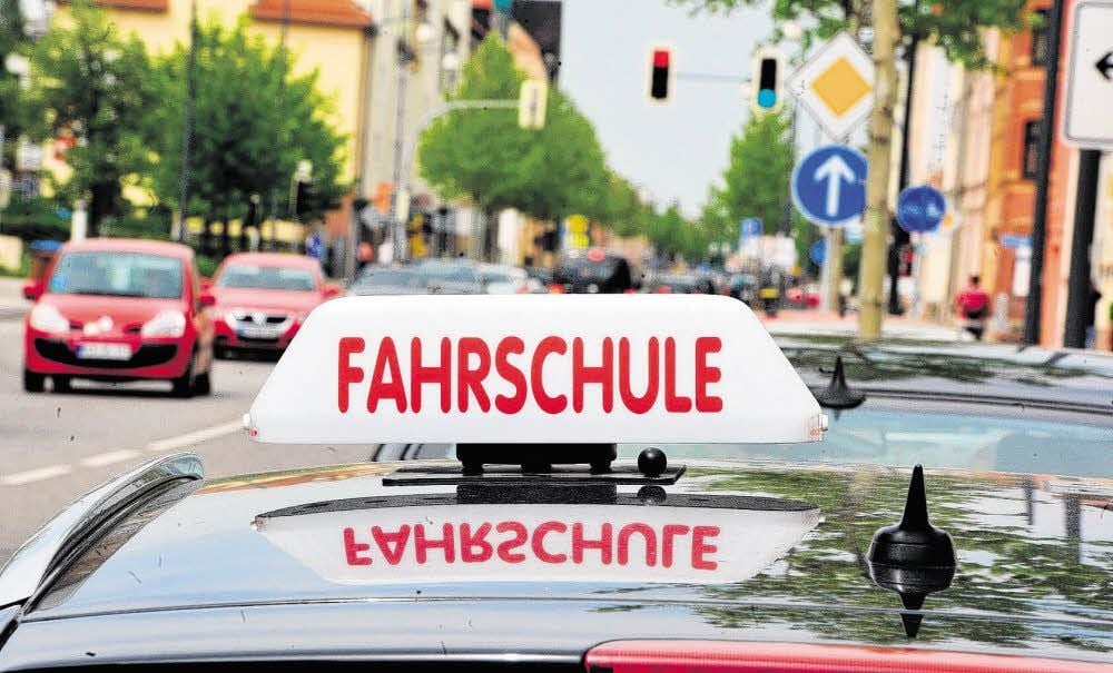 Den Führerschein erwerben, wollen nach wie vor viele. Doch es gibt ein Problem: Bei etlichen Fahrschülern lässt der Fleiß zu wünschen übrig.