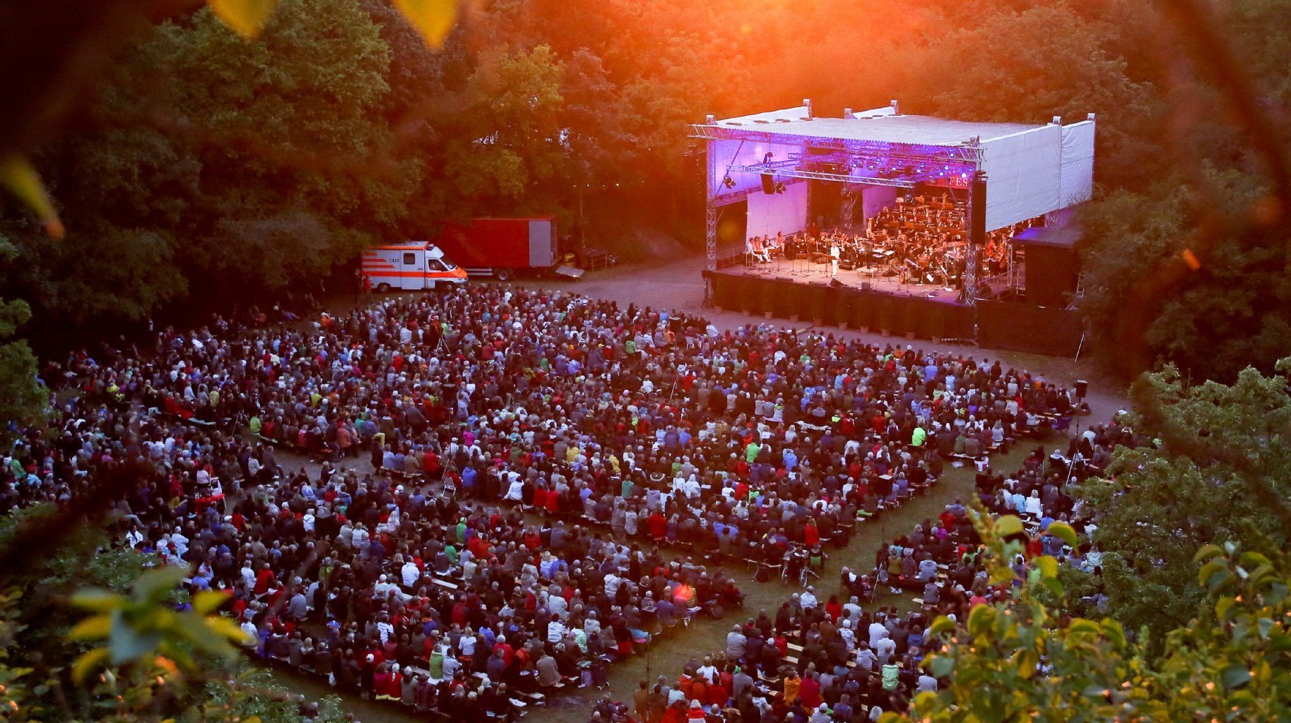 Bridges to Classics mit Feuerwerk bei den Händel-Festspielen in der Galgenbergschlucht.