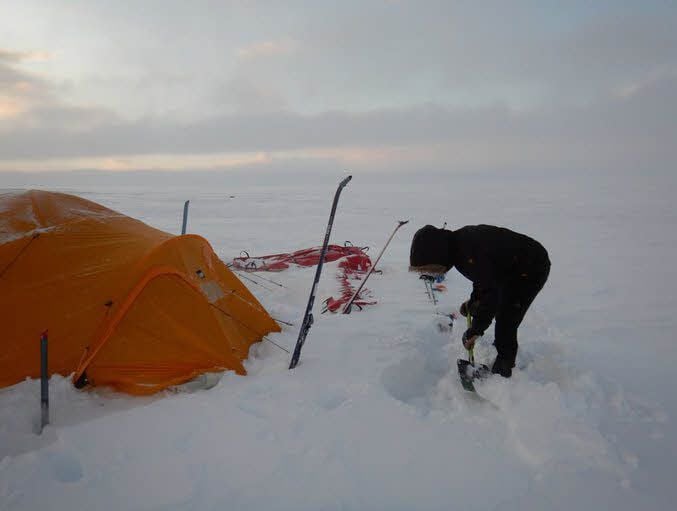 Ein Foto der Alpinisten bei ihrem Abschlusstraining in Norwegen. In Grönland dürfte es derzeit nicht viel anders aussehen.