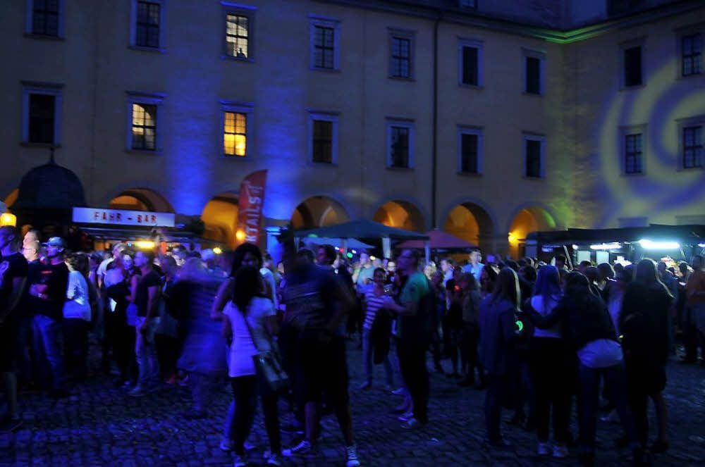 Partystimmung wird im Schlosshof versprochen.