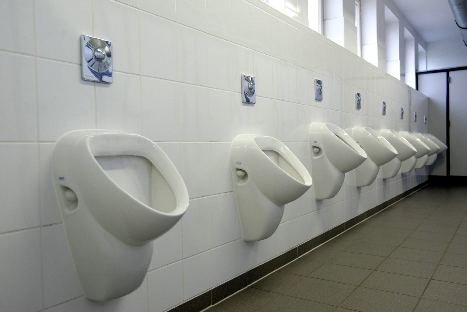 Ein Toilettengang auf Autobahnraststätten führt bei einigen Autofahrern zum Verlust des Erinnerungsvermögens.