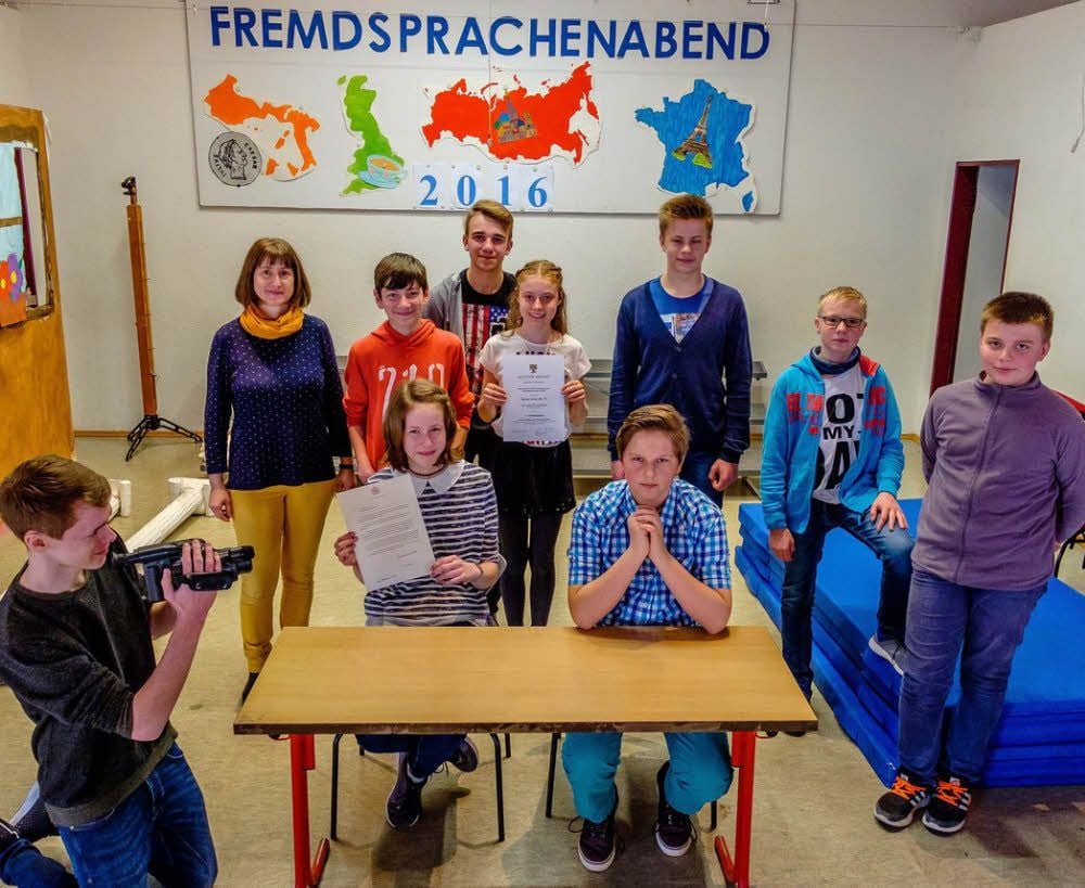 Die Schüler der siebten Klasse errangen unter Anleitung ihrer Lehrerin Susann Engelmann beim Landesfinale Fremdsprachen den ersten Platz.