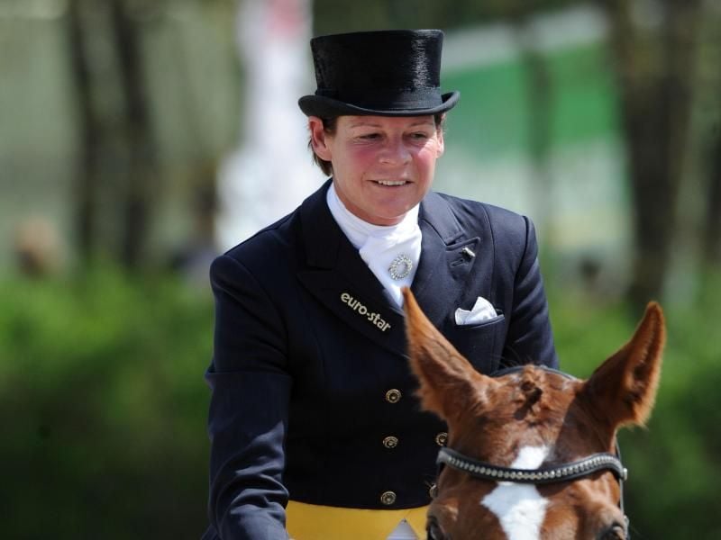 Ulla Salzgeber fühlt sich nach dem Kauf eines erkrankten Dressurpferdes übervorteilt. Foto: Caroline Seidel