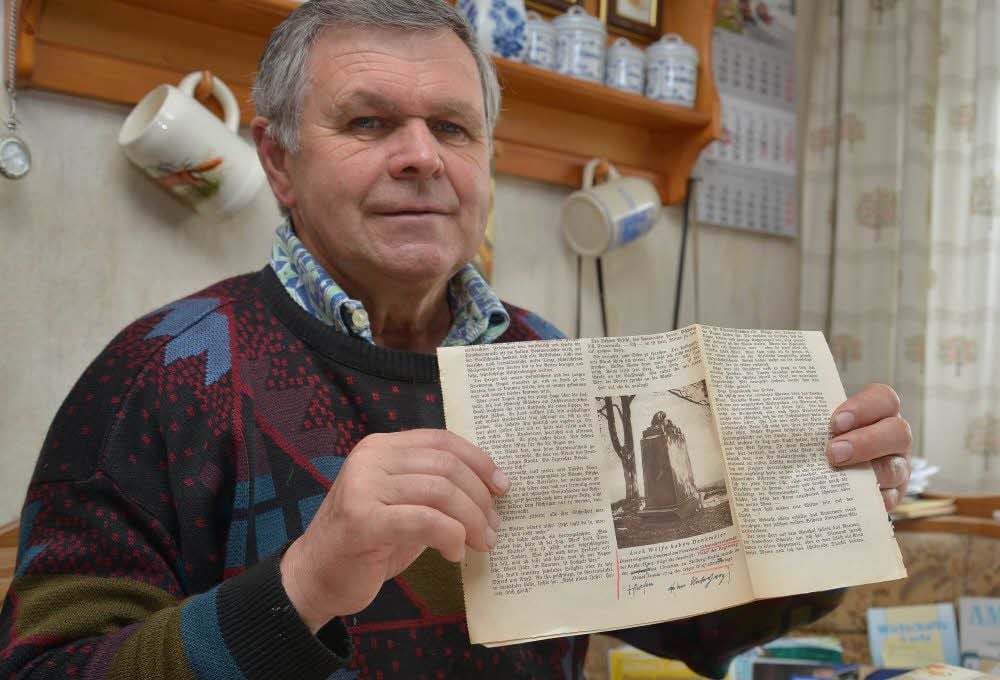 Der Wickeröder Fred Fuhrmann hat im Nachlass des Historikers Friedrich Schmidt ein Bild vom Wolfsdenkmal entdeckt.