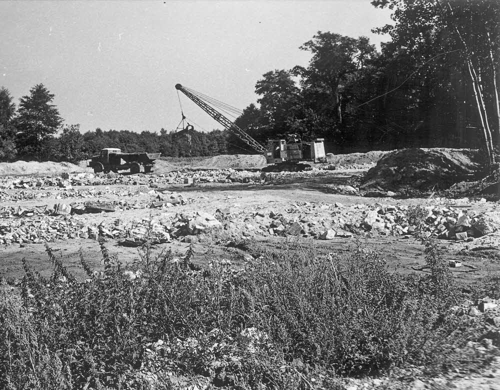 Die Baustelle an den Kümmerlingen wird angepackt. Spezialbau Potsdam führt Regie.