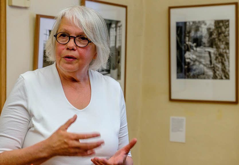 Angelika Fischer fotografiert die Lebensorte bekannter Künstler. Die sind zwar alle schon tot, aber in ihren Häusern noch erstaunlich präsent.
