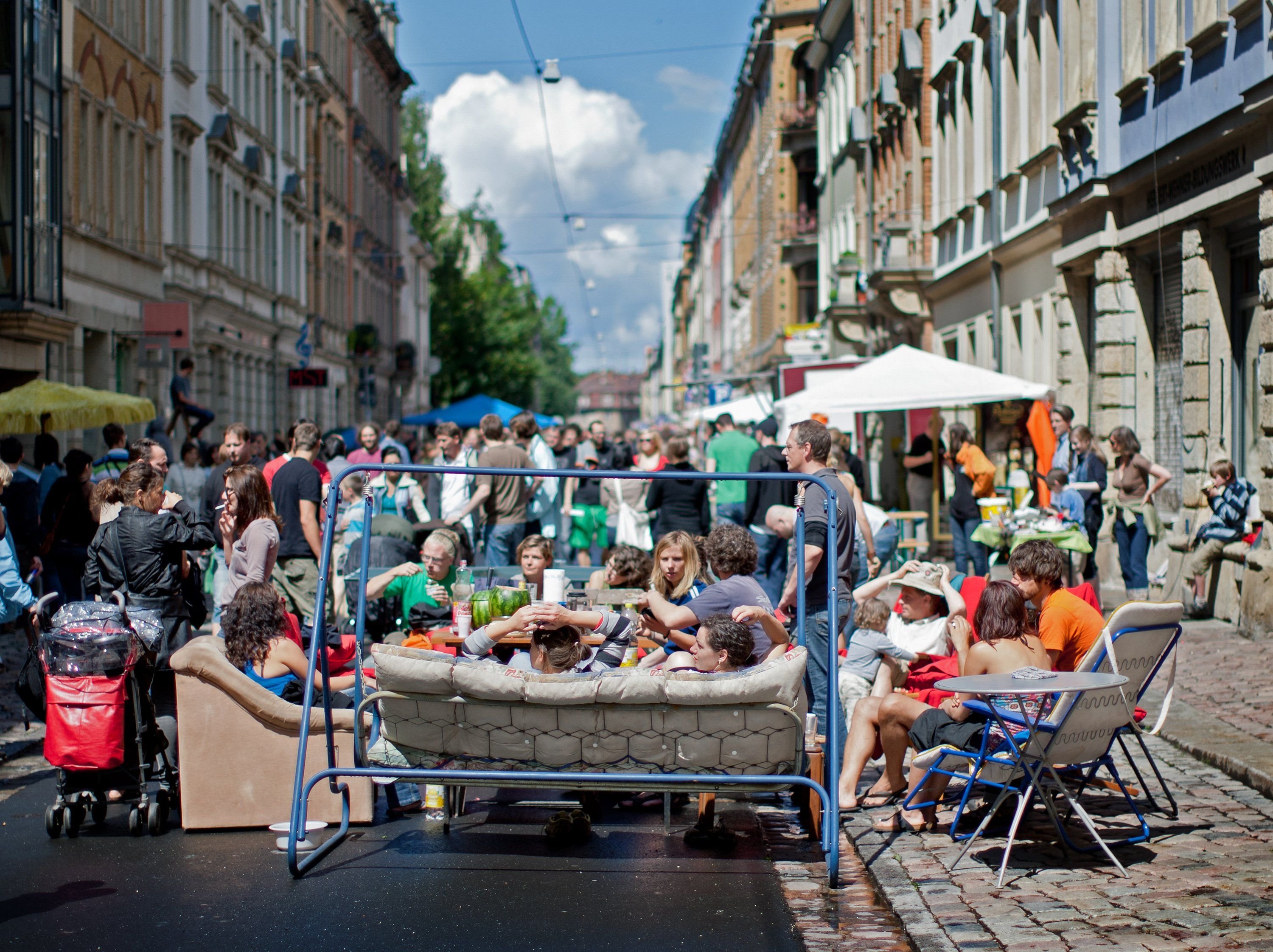 2011 bevölkerte die "Bunte Republik Neustadt" noch die Straßen in Dresden. 2016 haben die Behörden Auflagen erlassen.