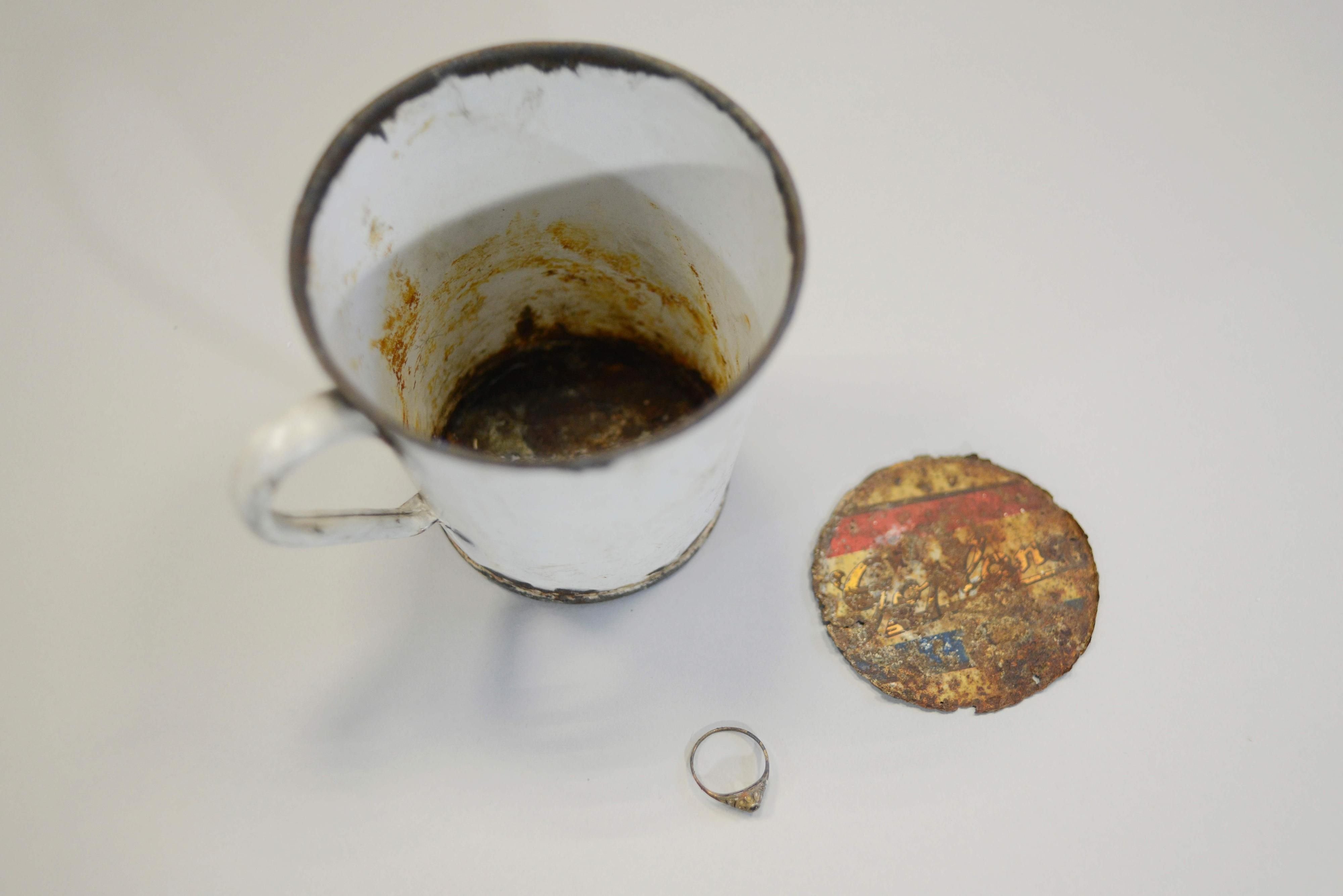 Der Schmuck befand sich unter einem doppelten Boden.