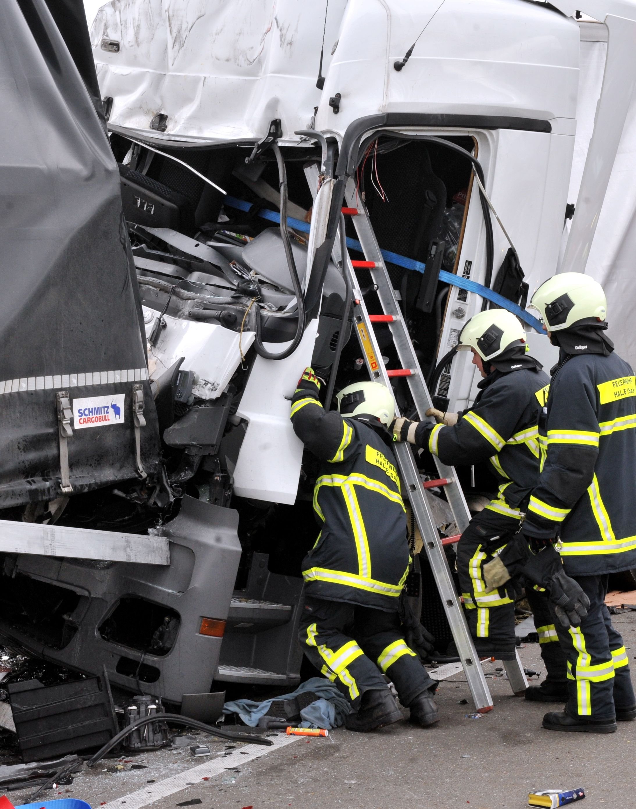 Rettungskräfte bei der Arbeit