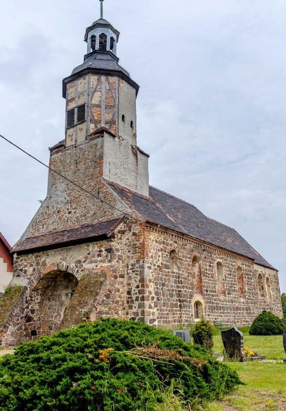 Die Kirche von Rahnsdorf ist ein Sanierungsfall. Boden- und Holzschutzgutachter waren bereits vor Ort.