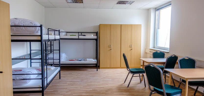 Bei einem Rundgang mit Landrat Jürgen Dannenberg konnten sich die Fraktionschefs des Kreistages gestern einen Eindruck von der Unterbringung der Asylbewerber in der Gemeinschaftsunterkunft verschaffen.