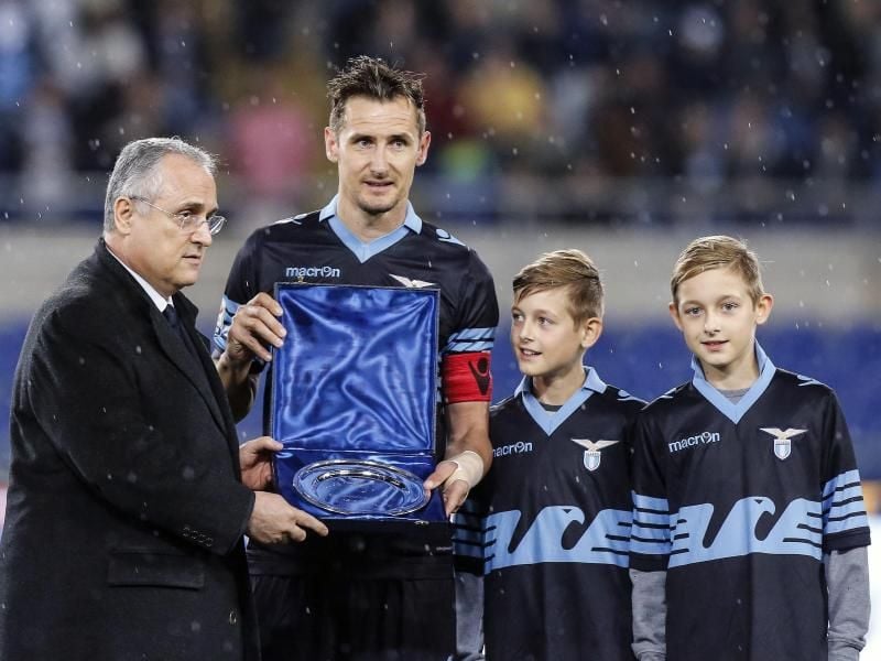 Miroslav Klose wurde bei Lazio Rom emotional verabschiedet. Foto: Angelo Carconi