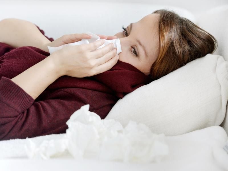 Wer eine Grippe oder eine Erkältung hat, sollte sich schonen. Der Infekt muss vollständig ausheilen, ehe man sich wieder körperlich betätigt - sonst riskiert man eine Herzmuskelentzündung. Foto: Frank May