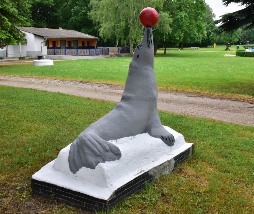 Frische Farbe gab es für die Robbe.