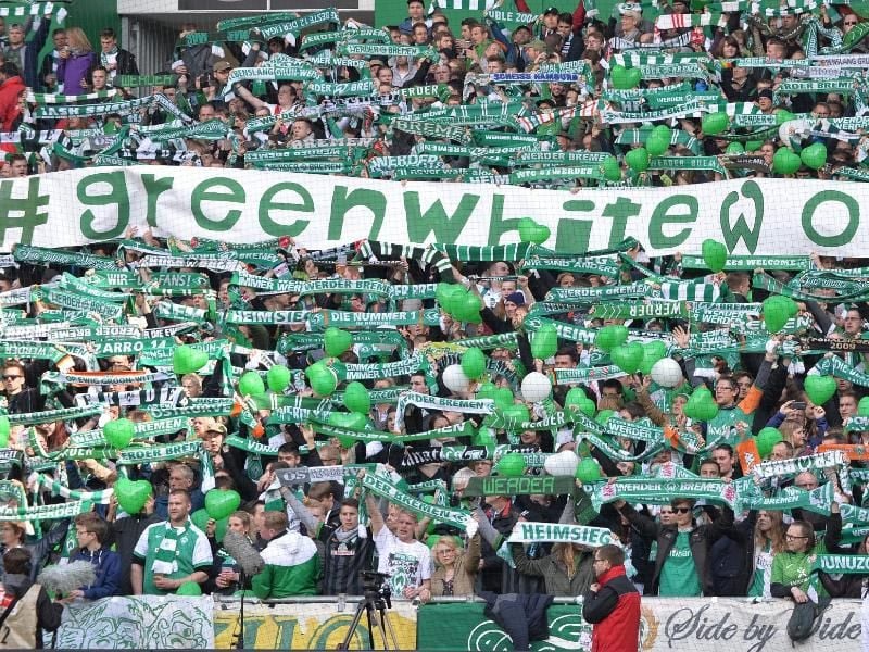 Die Bremer Fans wollen ihre Mannschaft siegen sehen. Foto: Carmen Jaspersen