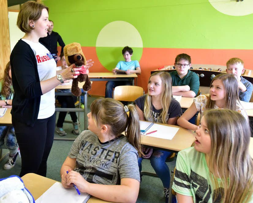 Olga Sokolova stellt der 6a ihre Heimat Russland vor.