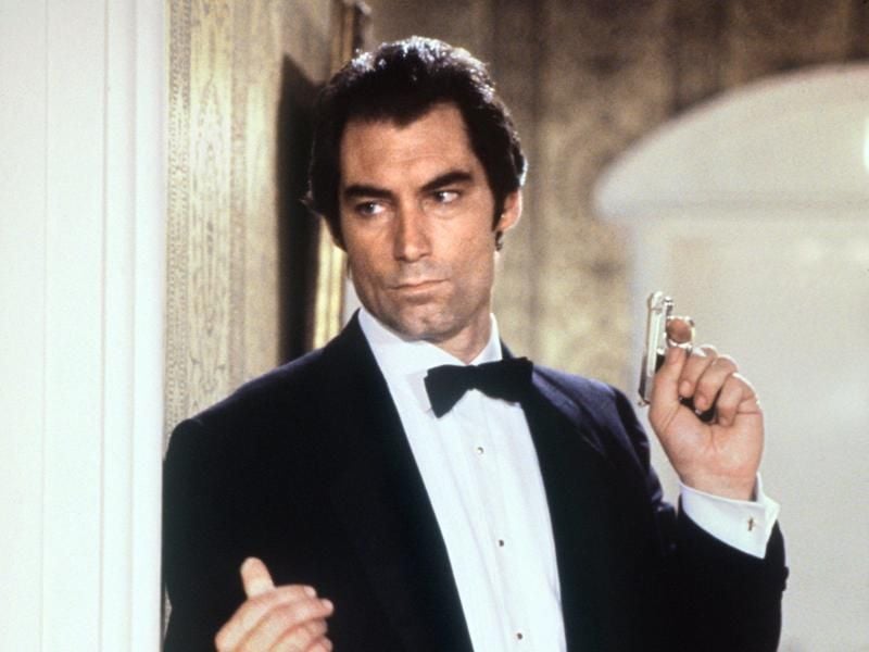 Timothy Dalton als James Bond in einer Szene seines zweiten Bond-Filmes «Lizenz zum Töten» (License Revoked) im Jahr 1988. Foto: dpa