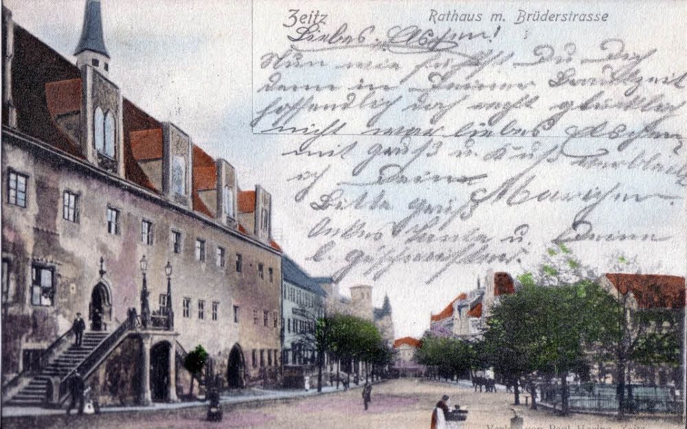 So sah das Rathaus mit Blick in Brüderstraße um 1900 aus.