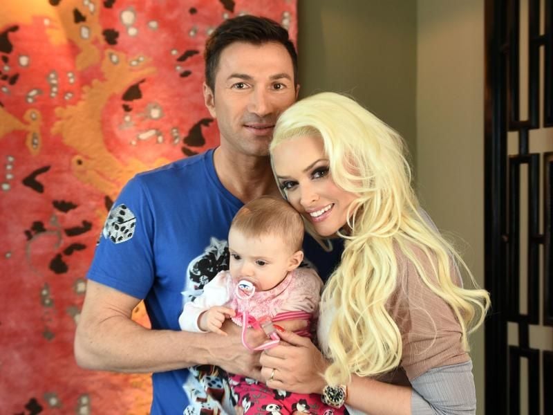 Solche Bilder gibt es bald wohl nur noch selten: Daniela Katzenberger mit Lucas Cordalis und Töchterchen Sophia. Foto: Henning Kaiser